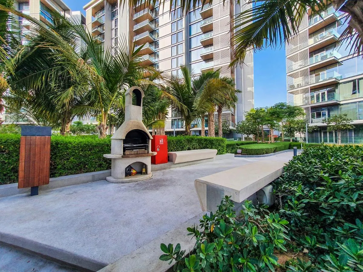 Elegant 3 Bedroom Plus Maid On Bluewaters 210 ドバイ