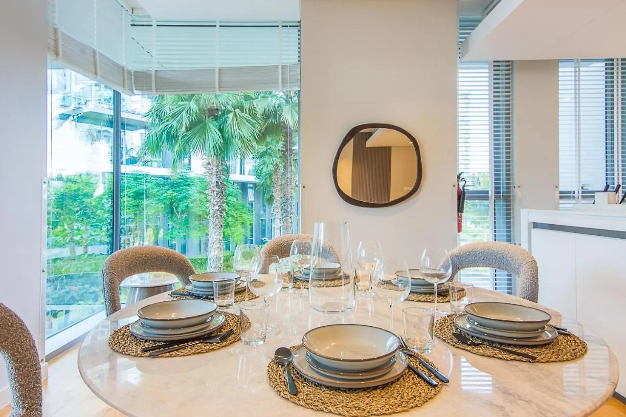 アパート Elegant 3 Bedroom Plus Maid On Bluewaters 210 ドバイ