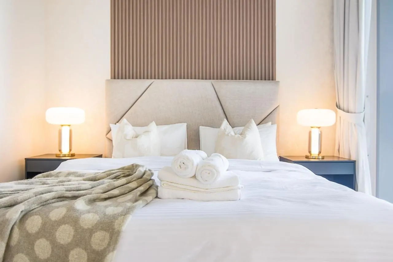 Elegant 3 Bedroom Plus Maid On Bluewaters 210 ドバイ 0*,